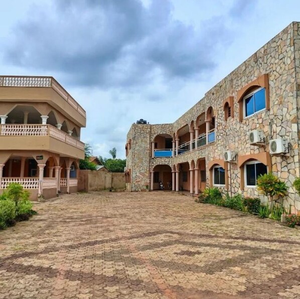 Exterior - Hôtels bois vert (Abomey)