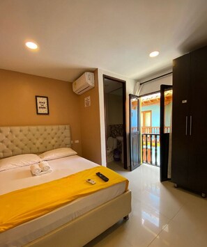 Standard Double Room | Individually decorated, individually furnished, iron/ironing board - Hotel en Getsemaní CL Con Desayuno (Cartagena)