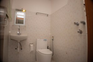 Deluxe Double or Twin Room | Bathroom - Pokhara (Pokhara)