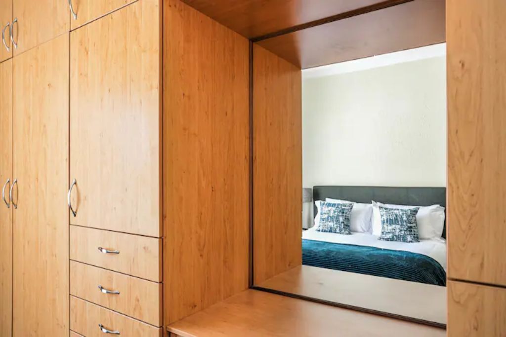 4 bedrooms, WiFi, bed sheets