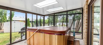 Luxury 4-BR Retreat: Spacious & Elegance!