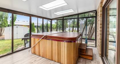 Luxury 4-BR Retreat: Spacious & Elegance!