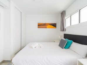 2 bedrooms, iron/ironing board, free WiFi, bed sheets