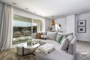 TV - Casa Element | pool - terrace - views (Marbella)