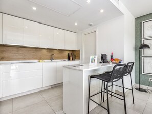 Private kitchen - Casa Element | Pool - Terrace - Mountain Views (Marbella)