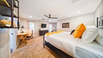 4 Schlafzimmer, Schreibtisch, Bügeleisen/Bügelbrett, Reisekinderbett