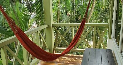 Beach Bungalow #6 - 2 bed 2 bath - Steps to Sand!