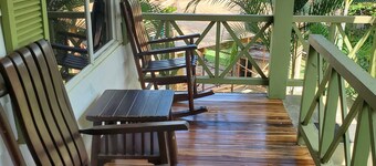 Beach Bungalow #6 - 2 bed 2 bath - Steps to Sand!