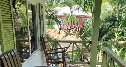 Beach Bungalow #6 - 2 bed 2 bath - Steps to Sand!