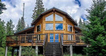 Mayfield Gardens Cabin w/ Jacuzzi and Wood Stove at Green Springs Inn