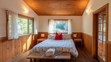 2 dormitorios, tabla de planchar con plancha, cuna de viaje