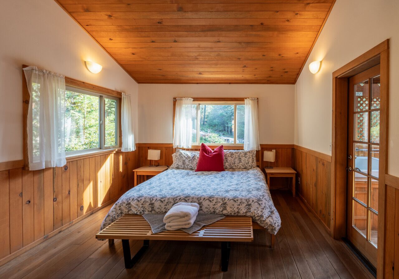 1 bedroom, iron/ironing board, travel cot, free WiFi