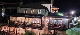 Mostar Delight - Next to riverside!