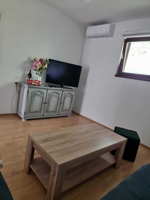 Living area - Mostar Delight - Next to riverside! (Mostar)