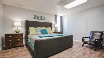 7 bedrooms, iron/ironing board, bed sheets