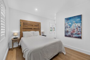 1 slaapkamer, een strijkplank/strijkijzer, wifi, beddengoed