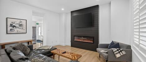 TV, lareira