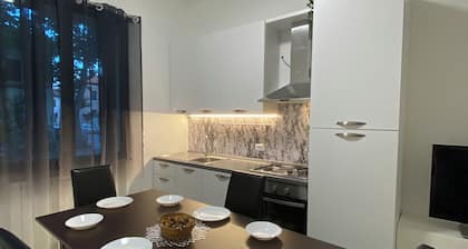 Vacation home for company, 5' walk to the old town and 10' to the sea