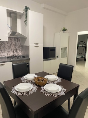 Dining - Vacation home for company, 5' walk to the old town and 10' to the sea (Rimini)
