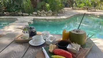 Desayuno inglés (USD 19 por persona)