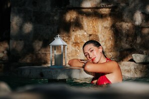 Hồ bơi ngoài trời 