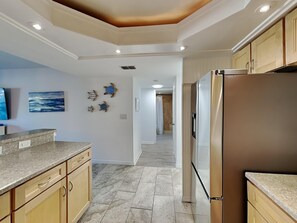 Kondominium, Beberapa Tempat Tidur, balkon, pemandangan kolam renang | Kamar mandi | Kombinasi shower/bathtub, perlengkapan mandi gratis,  dan handuk