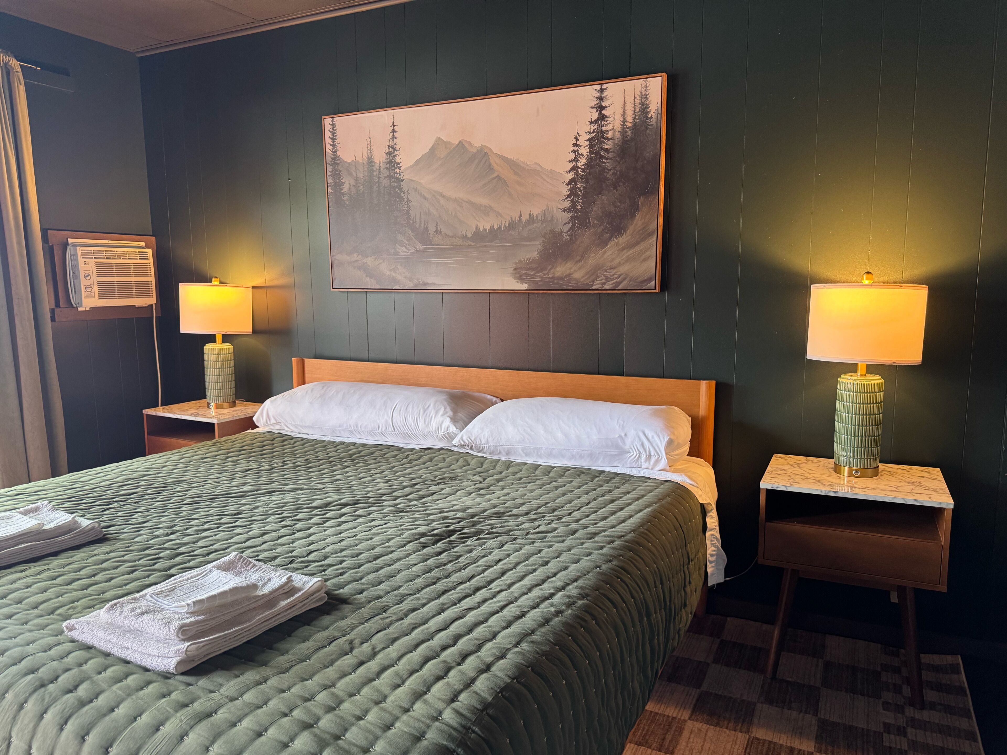 Basic Single Room | In-room safe, WiFi (free)