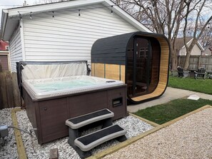 Terrace/patio - NEW!Large & Luxurious-OH City W-Hottub+Pooltable (Cleveland)