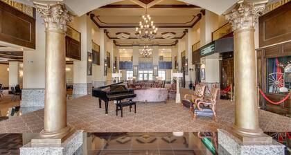 Swim, Golf & Bowl - Loretto Vacation Rental Apt!