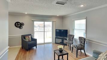 Condo (4 Bedrooms) | Property amenity