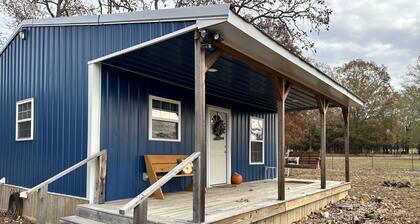 Cozy cabin 2 miles from Little Red River world renowned trout fishing