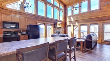 Studio (3 Bedrooms) | Property amenity