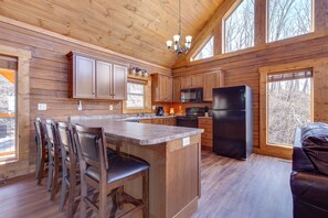Studio (3 Bedrooms) | Property amenity - Lasting Impressions by Jackson Mountain Rentals (Gatlinburg)