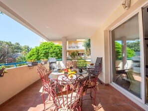 Outdoor dining - Le Cap Sud by Interhome (Cavalaire)