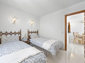 2 bedrooms, desk, iron/ironing board, WiFi - Las Brisas by Interhome (Moraira)