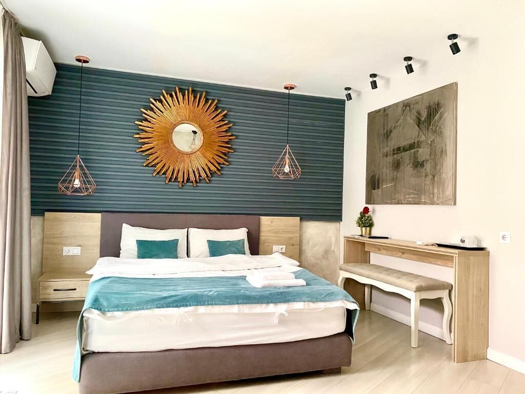 1 bedroom, desk, iron/ironing board, WiFi