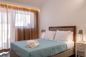 ジュニア スイート スパ浴槽 ビーチサイド (4 Guests) | 1 室のベッドルーム、客室ごとに異なる装飾、客室ごとに異なるインテリア、ノートパソコン用作業スペース