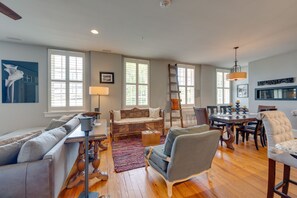 TV, fireplace, stereo