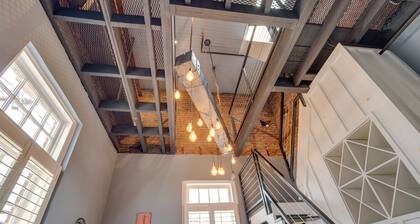 Downtown Winston-Salem Condo w/ Private Library!