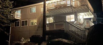 LUXURY MOUNTAIN HOME -Ideal for families- RARE FIND- Sleeps 10