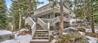 LUXURY MOUNTAIN HOME -Ideal for families- RARE FIND- Sleeps 10