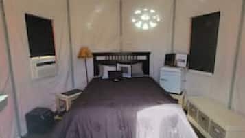 1 habitación, escritorio, tabla de planchar con plancha y wifi gratis