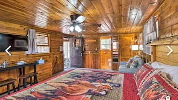 1 bedroom, desk, free WiFi, bed sheets