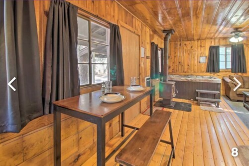 Cabin 8 with Hot Tub