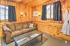 Smart-TV, Kamin, DVD-Player, Bücher