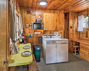 Microwave, oven, stovetop, coffee/tea maker