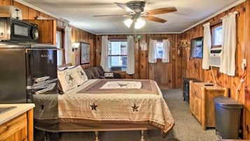 1 bedroom, desk, free WiFi, bed sheets