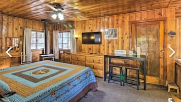 1 bedroom, desk, free WiFi, bed sheets