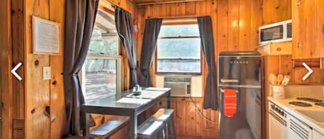 KĂŒhlschrank, Mikrowelle, Ofen, Herdplatte