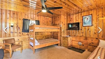 1 bedroom, desk, free WiFi, bed sheets